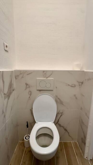 Charmant 3 Pieces Idealement Situe Menton Exterior photo